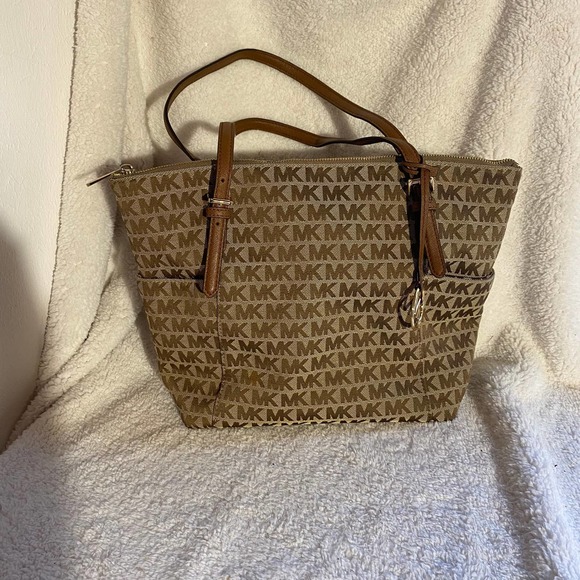 MK Michael Kors Jet Set Initial Monogram Handbag Bag Purse Travel Tote - Picture 6 of 14